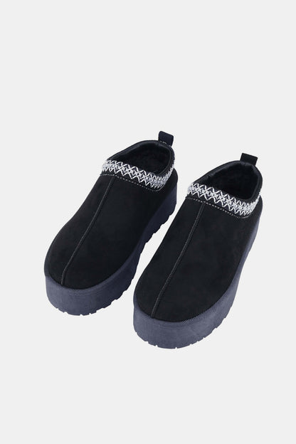 Weeboo Platform Embroidered Slip-On Boots